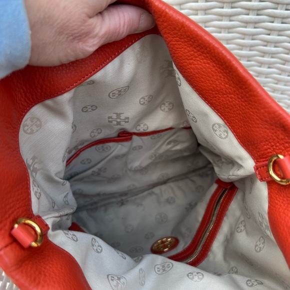 Tory Burch Amanda Foldover Crossbody in Orange - Picture 13 of 15